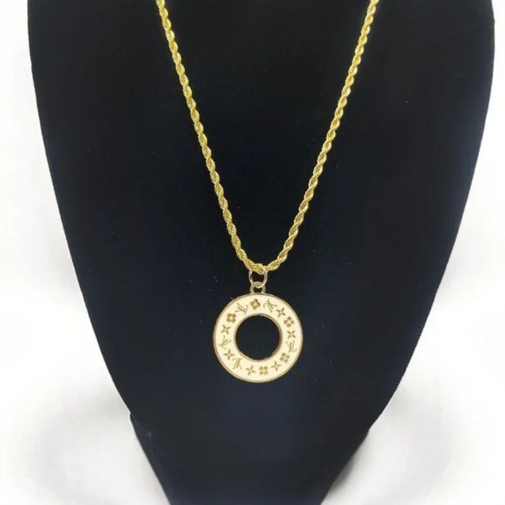 Authentic Louis Vuitton LV Charm Round Pendant White Necklace Gold Plated Chain - Picture 2 of 9